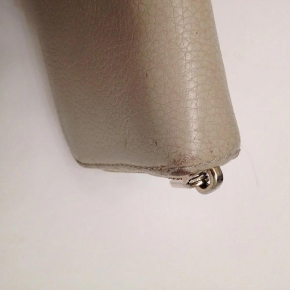 MICHAEL KORS CREAM LEATHER ZIPPER ACCORDION WALLET